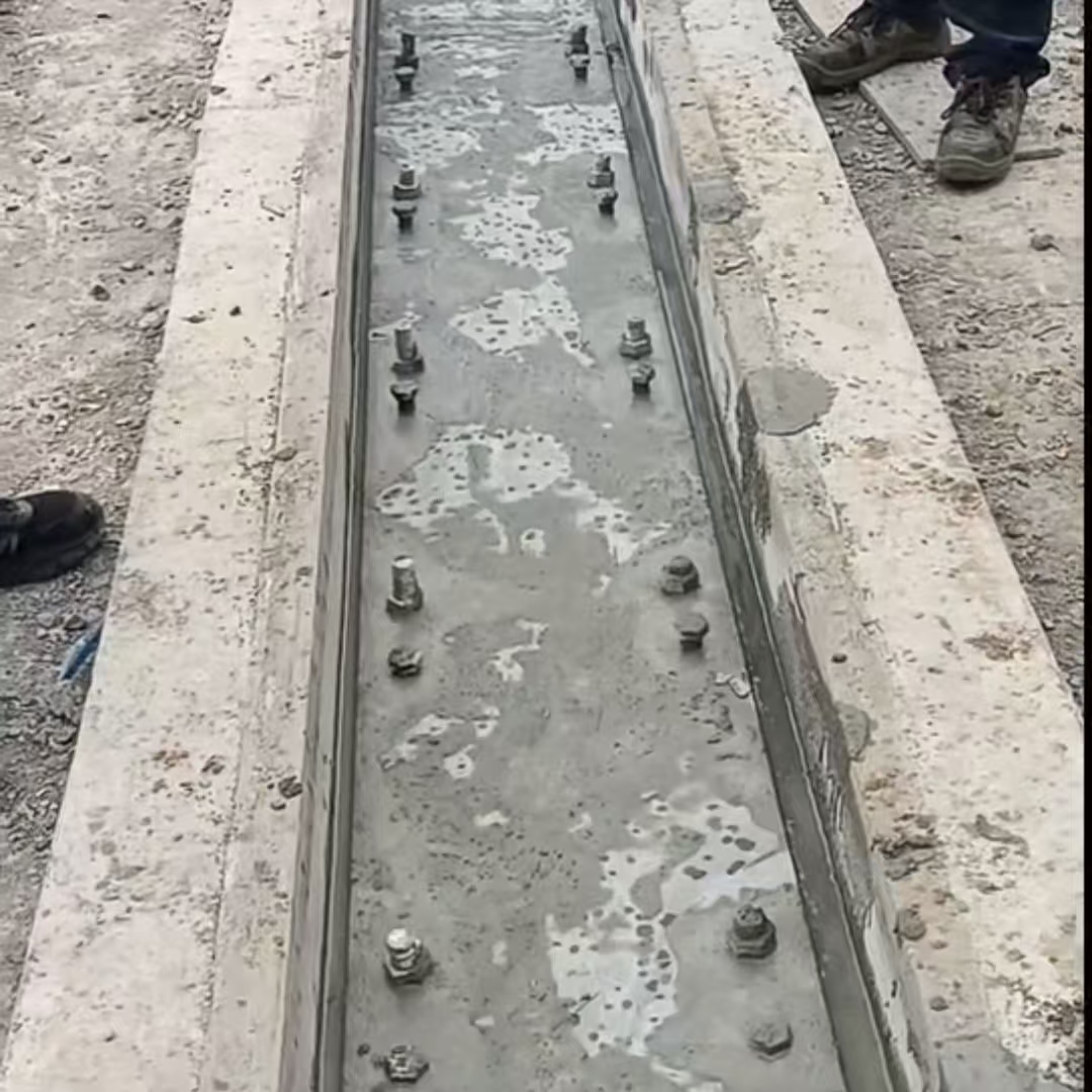 湛江港口码头起重机龙门吊重型机械设备稳固用早强快凝轨道胶泥